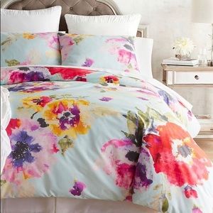 Gorgeous Watercolored flower Duvet for Qn/Full bed